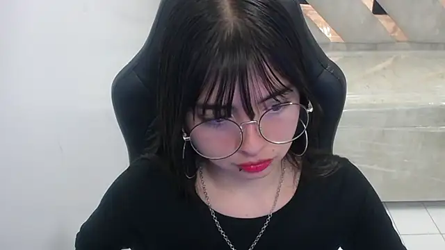 elizabeth t  online show from February 2026 12:40:01 PM