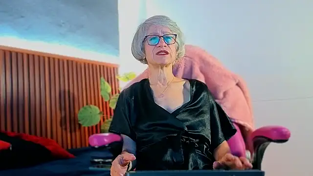 miss monserrate01 online show from February 2026 12:55:01 PM