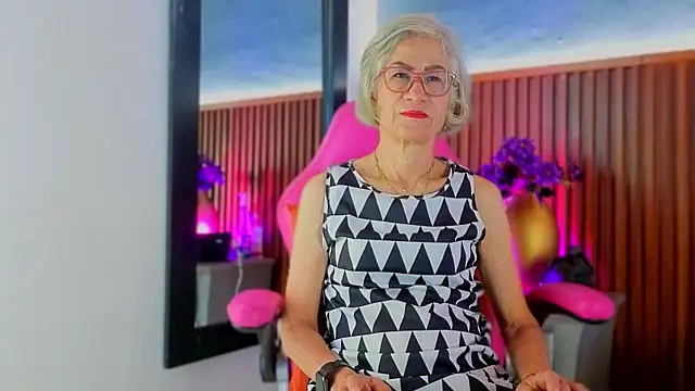 miss monserrate01 online show from April 2026 01:59:01 PM