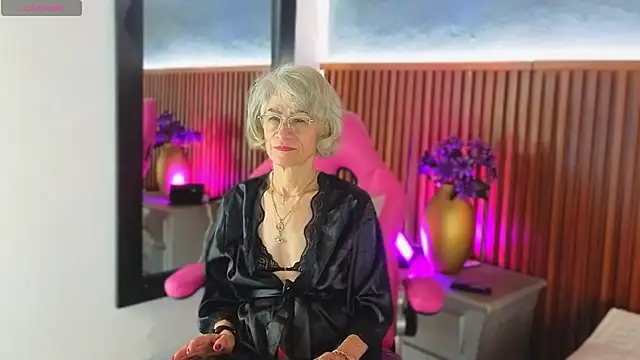 Snapshot of miss_monserrate01 chatting on May 2026 01:25:01 PM miss monserrate01 online show from May 2026 01:25:01 PM
