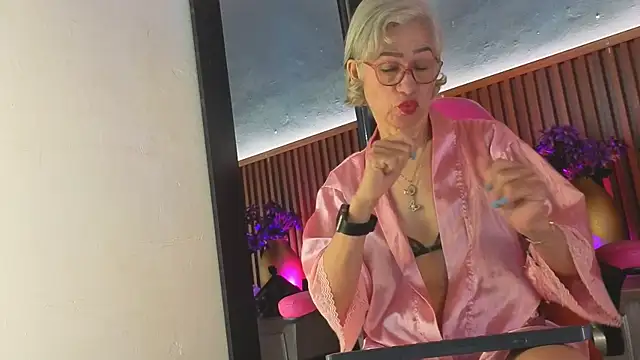 Snapshot of miss_monserrate01 chatting on April 2026 01:35:02 PM miss monserrate01 online show from April 2026 01:35:02 PM