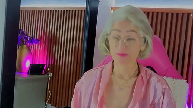 Snapshot of miss_monserrate01 chatting on June 2026 01:28:01 PM miss monserrate01 online show from June 2026 01:28:01 PM