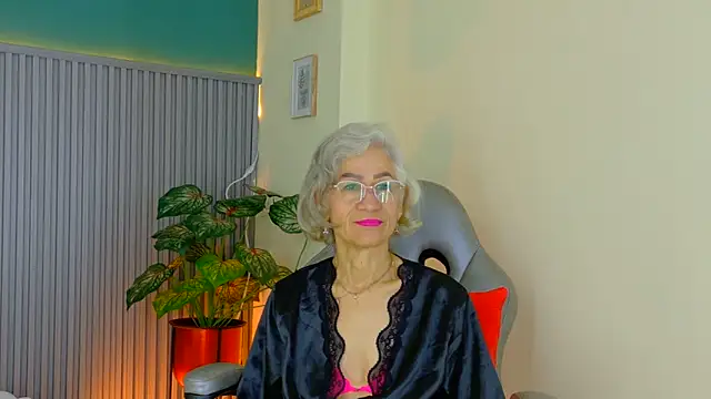 Snapshot of miss_monserrate01 chatting on June 2026 02:05:02 PM miss monserrate01 online show from June 2026 02:05:02 PM