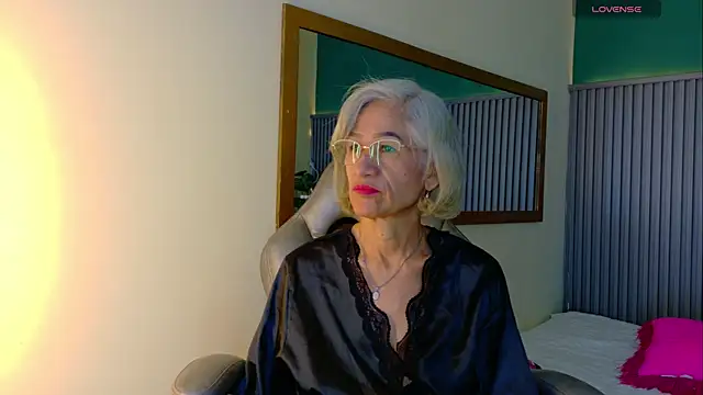 Snapshot of miss_monserrate01 chatting on June 2026 01:28:01 PM miss monserrate01 online show from June 2026 01:28:01 PM