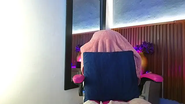 miss monserrate01 online show from February 2026 01:11:02 PM