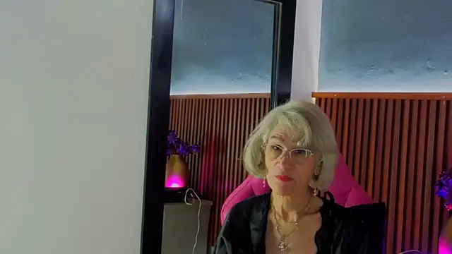 Snapshot of miss_monserrate01 chatting on May 2026 02:12:02 PM miss monserrate01 online show from May 2026 02:12:02 PM