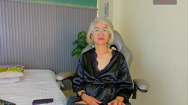 Snapshot of miss_monserrate01 chatting on June 2026 02:17:02 PM miss monserrate01 online show from June 2026 02:17:02 PM