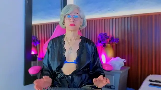 miss monserrate01 online show from April 2026 02:02:01 PM