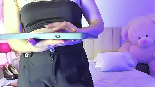 Snapshot of AmberRaiden chatting on February 2026 03:36:01 AM AmberRaiden online show from February 2026 03:36:01 AM