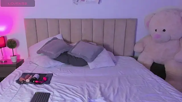 Snapshot of AmberRaiden chatting on February 2026 03:37:02 AM AmberRaiden online show from February 2026 03:37:02 AM