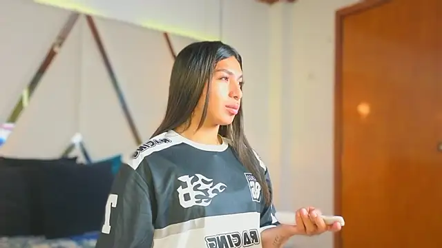 MeelFox online show from February 2026 12:49:01 PM