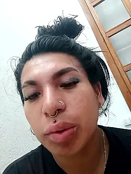 MeelFox online show from April 2026 12:32:02 PM