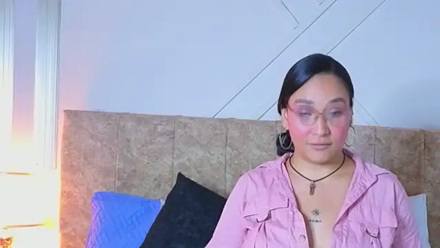 Snapshot of miia_secret_ chatting on February 2026 07:27:02 PM miia secret online show from February 2026 07:27:02 PM