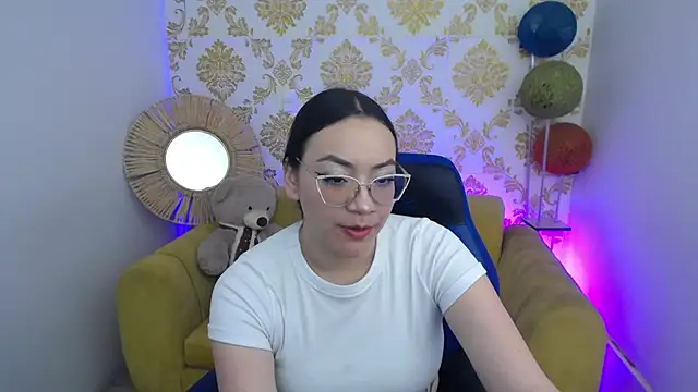 Snapshot of ALISS_M_ chatting on March 2026 02:13:01 PM ALISS M online show from March 2026 02:13:01 PM