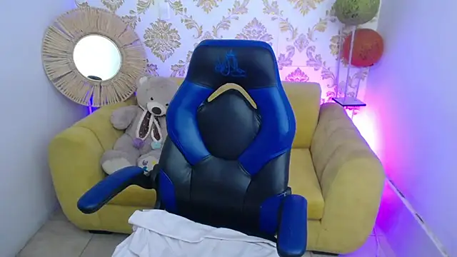 Snapshot of ALISS_M_ chatting on March 2026 09:04:01 AM ALISS M online show from March 2026 09:04:01 AM