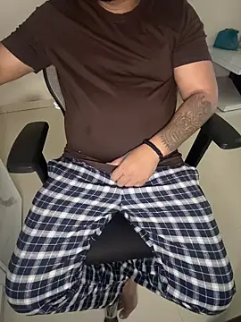 Snapshot of Rah0091 chatting on April 2026 07:21:01 AM Rah0091 online show from April 2026 07:21:01 AM