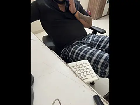 Snapshot of Rah0091 chatting on March 2026 06:43:01 PM Rah0091 online show from March 2026 06:43:01 PM