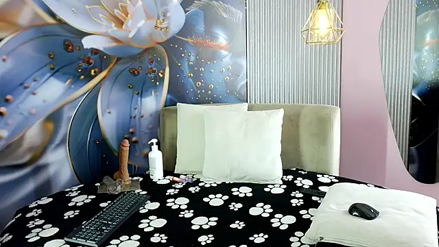 rouxinferno cr online show from April 2026 03:24:02 AM