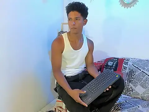 Yoel hot2004 online show from February 2026 07:34:01 PM