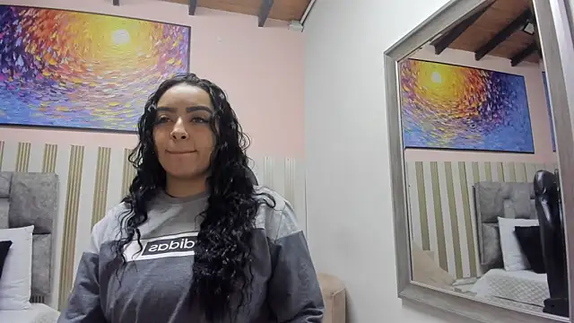 nina glow online show from April 2026 11:17:01 AM
