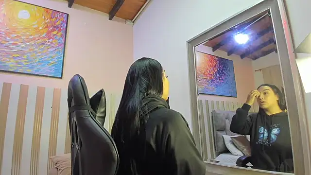 nina glow online show from March 2026 11:23:02 AM