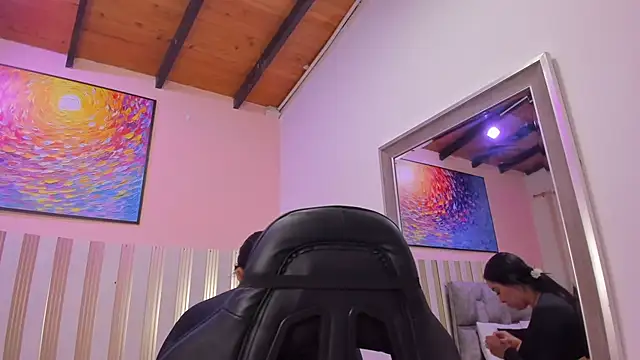 nina glow online show from April 2026 11:16:02 AM