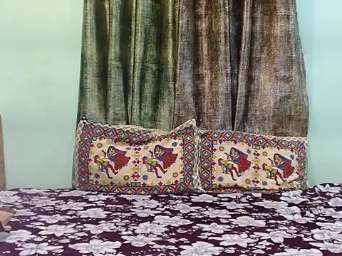 LIZNA 0 online show from April 2026 05:32:01 PM