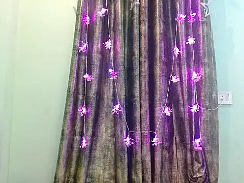 LIZNA 0 online show from March 2026 06:48:01 PM