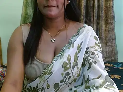 LIZNA 0 online show from April 2026 10:33:02 PM