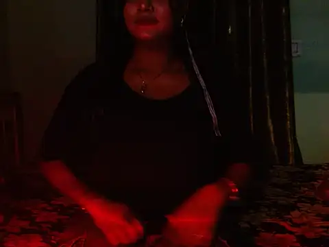 LIZNA 0 online show from April 2026 04:13:02 PM