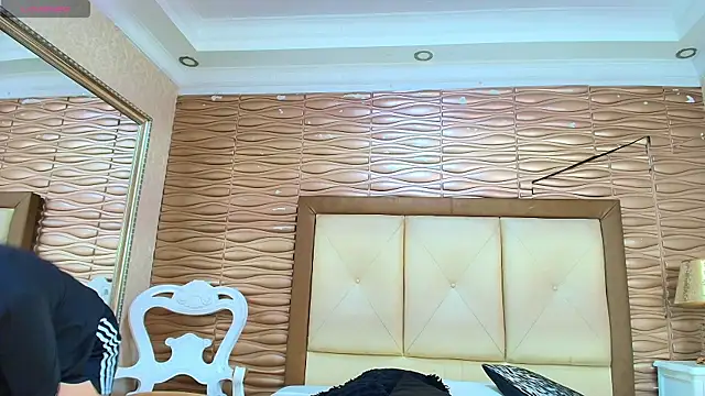 meganrousx online show from February 2026 11:56:02 AM