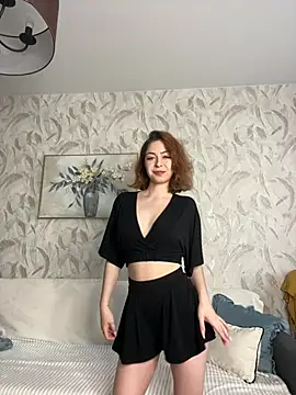 LynaFrost online show from May 2026 05:49:01 AM