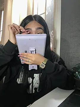 Snapshot of Sara_Fernandez_ chatting on February 2026 01:57:01 PM Sara Fernandez online show from February 2026 01:57:01 PM