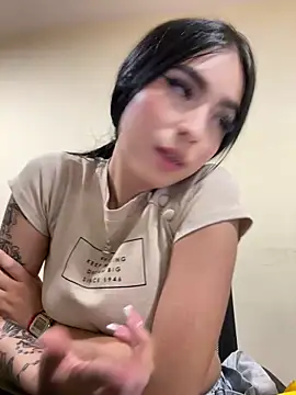 Sara Fernandez  online show from March 2026 02:15:01 PM