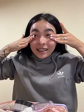 Sara Fernandez  online show from March 2026 02:16:01 PM