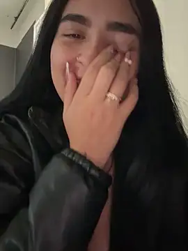 Snapshot of Sara_Fernandez_ chatting on February 2026 01:55:01 PM Sara Fernandez online show from February 2026 01:55:01 PM