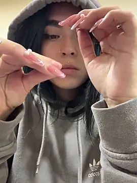 Sara Fernandez  online show from March 2026 01:50:02 PM