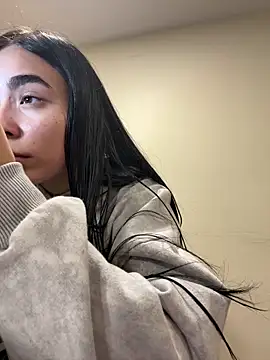 Sara Fernandez  online show from March 2026 02:08:01 PM