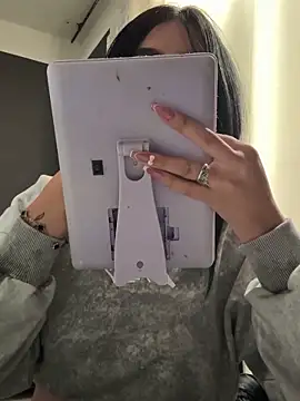 Snapshot of Sara_Fernandez_ chatting on February 2026 01:33:01 PM Sara Fernandez online show from February 2026 01:33:01 PM