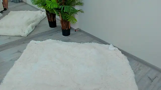 Ivorym00n online show from March 2026 07:55:01 AM