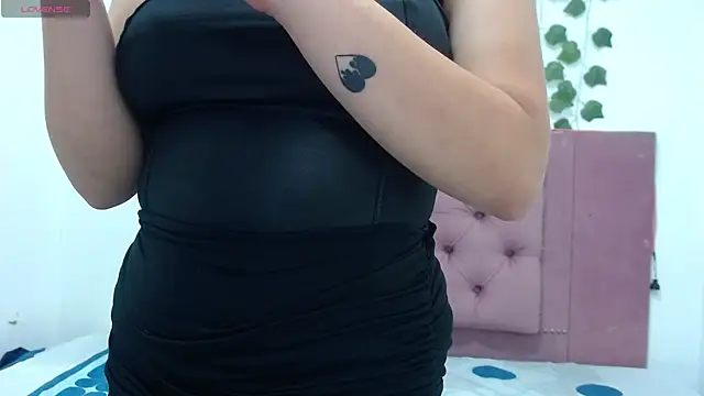 CarolRousee online show from April 2026 05:28:02 PM