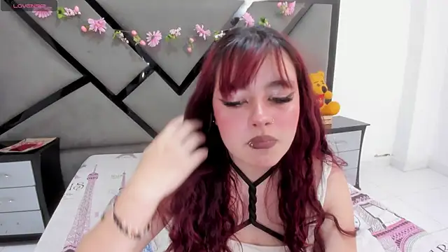 Snapshot of CarolRousee chatting on April 2026 07:23:01 PM CarolRousee online show from April 2026 07:23:01 PM