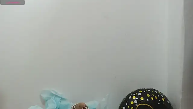 Snapshot of CarolRousee chatting on February 2026 07:33:01 PM CarolRousee online show from February 2026 07:33:01 PM