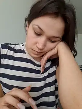 RoxyWeb18 online show from February 2026 10:37:01 AM