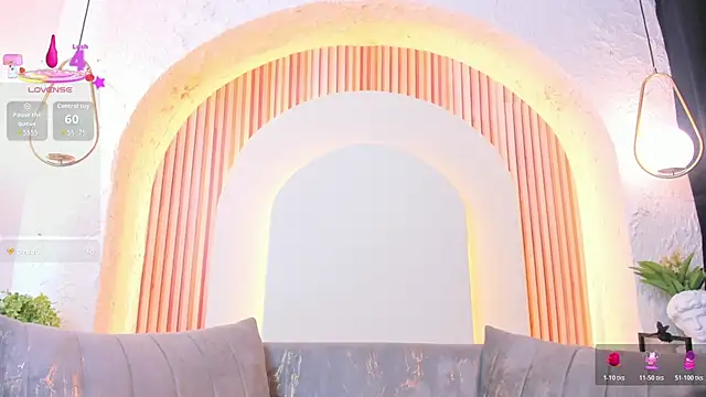 violet scott  online show from April 2026 10:39:01 AM