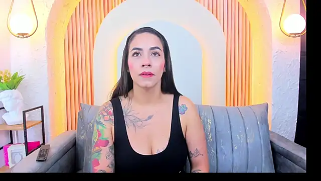 violet scott  online show from February 2026 10:37:01 AM