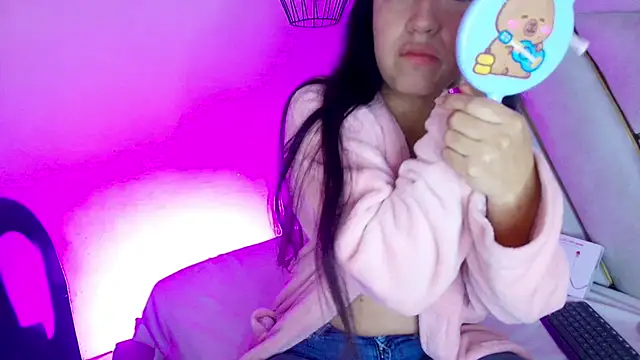 Dahiana Dmour  online show from February 2026 12:24:02 PM