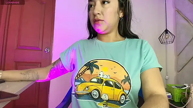 Dahiana Dmour  online show from April 2026 12:53:02 PM