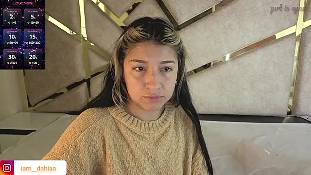 Dahiana Dmour  online show from March 2026 12:35:02 PM