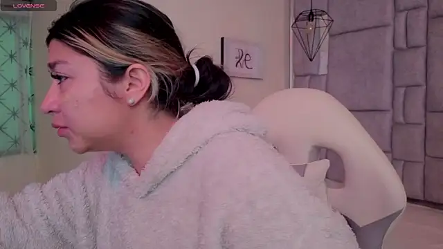 Snapshot of Dahiana_Dmour_ chatting on June 2026 12:26:02 PM Dahiana Dmour online show from June 2026 12:26:02 PM